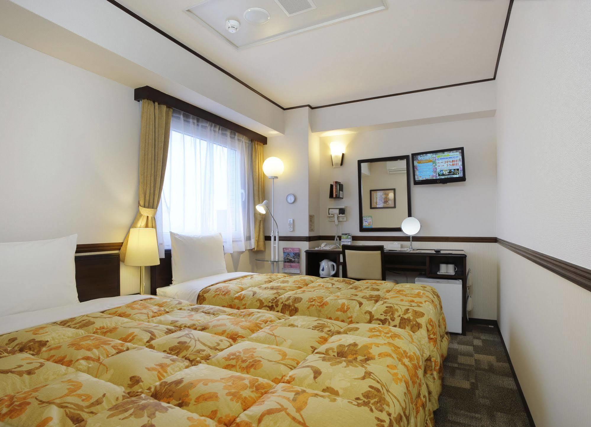 Toyoko Inn Kofu-Eki Minami-Guchi No.1 Ngoại thất bức ảnh