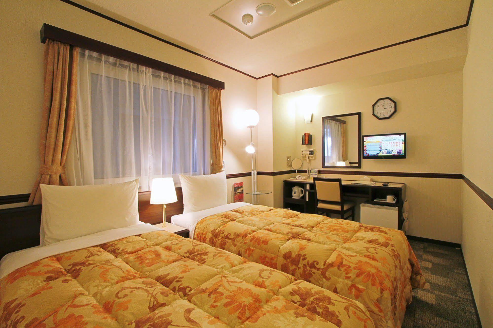 Toyoko Inn Kofu-Eki Minami-Guchi No.1 Ngoại thất bức ảnh
